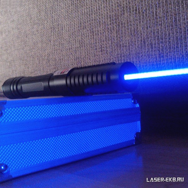 Синие указки. Мощный синий лазер «Blue Dragon» 50000mw. Лазерная указка Blue Dragon 100w. Синий лазер 50000 MW. Лазерная указка 50000 MW.